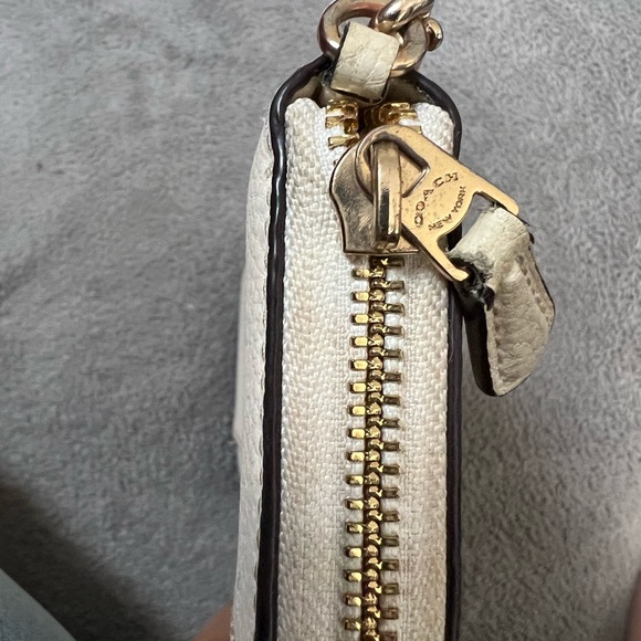 Coach wristlet - Picture 8 of 9